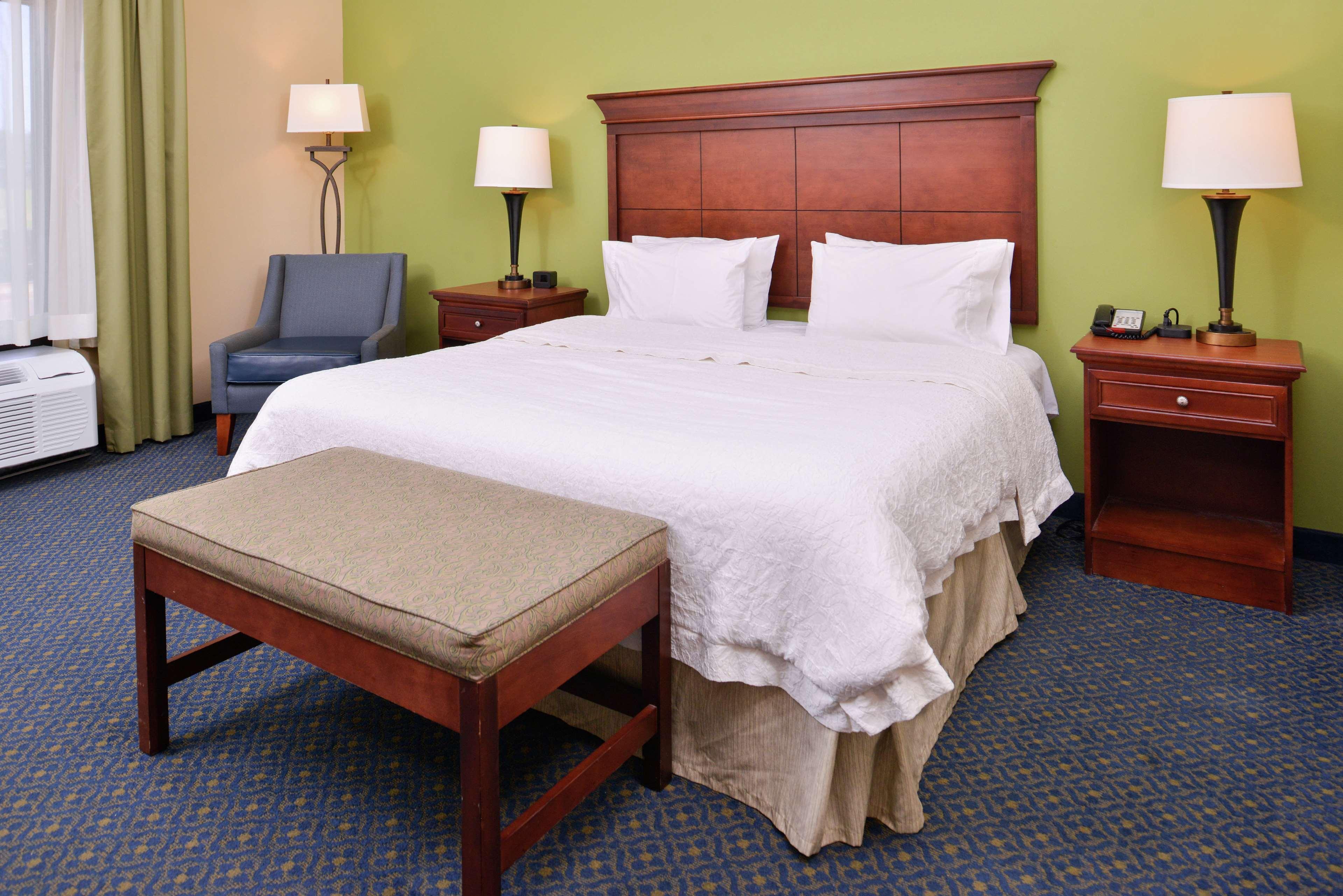 Hampton Inn Jackson-College Avenue מראה חיצוני תמונה