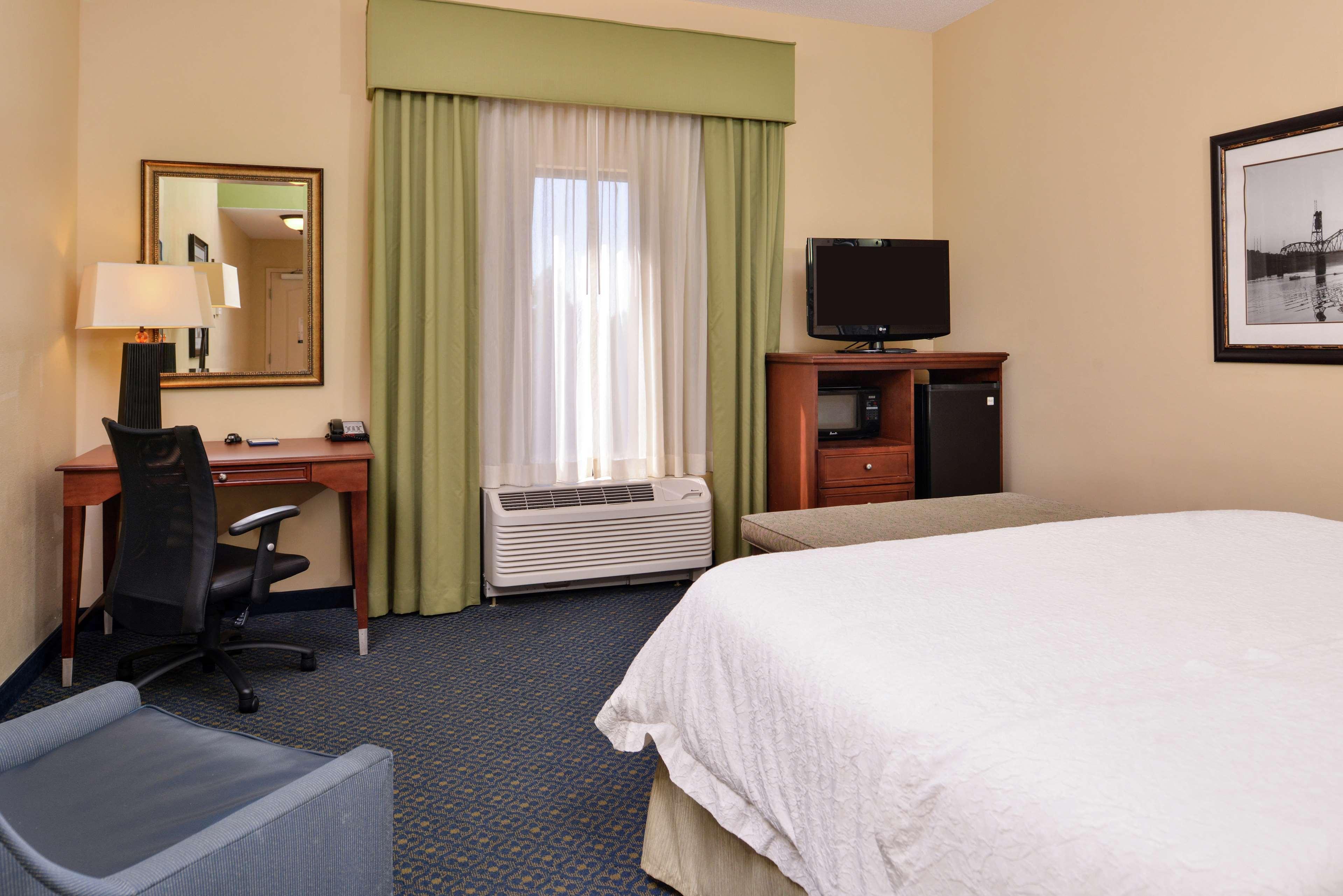 Hampton Inn Jackson-College Avenue מראה חיצוני תמונה
