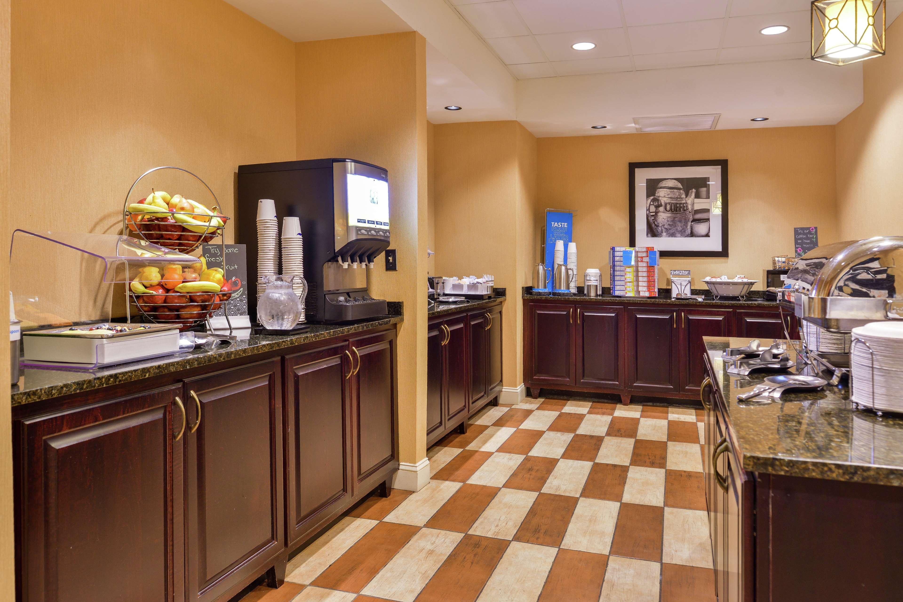 Hampton Inn Jackson-College Avenue מראה חיצוני תמונה