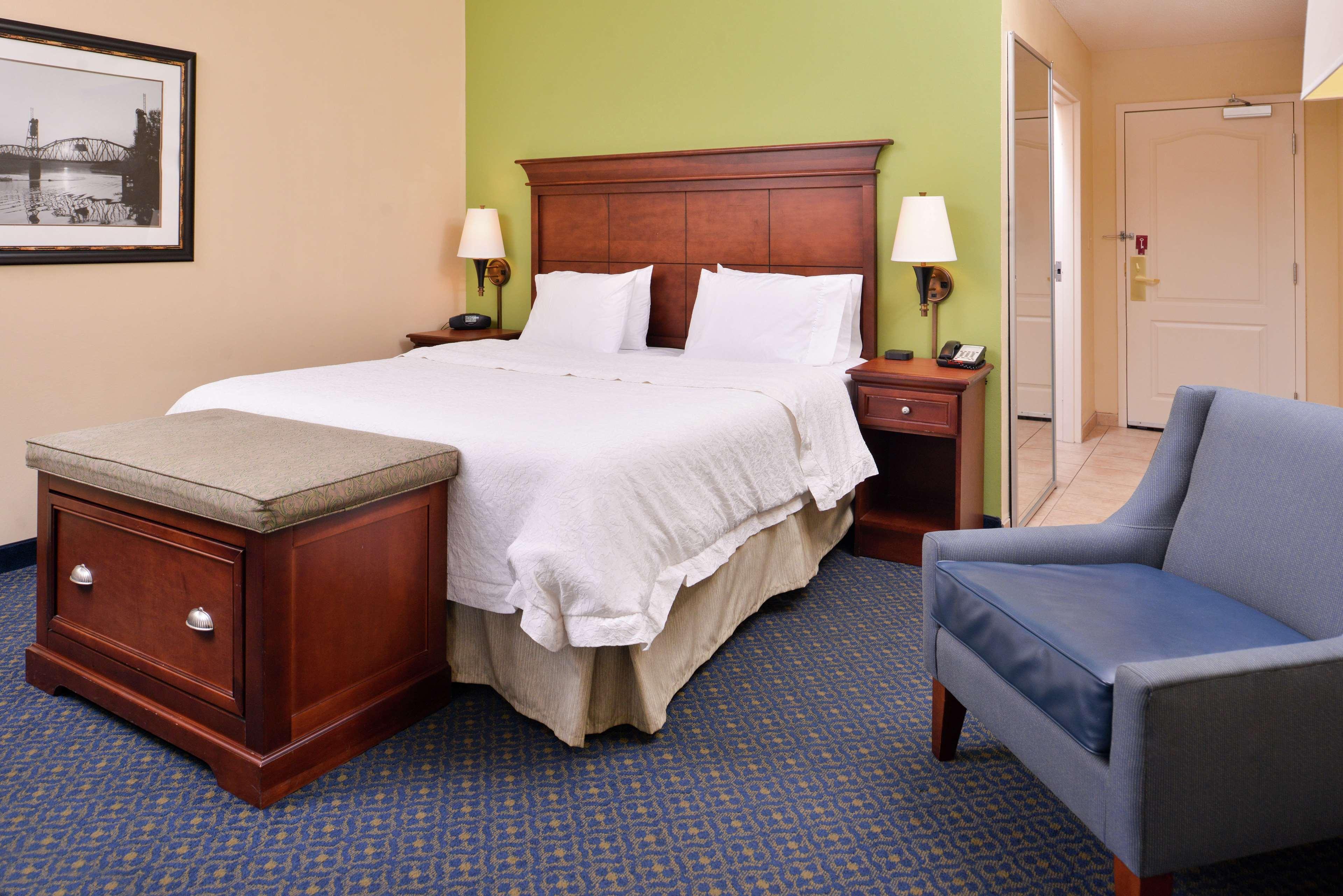 Hampton Inn Jackson-College Avenue מראה חיצוני תמונה
