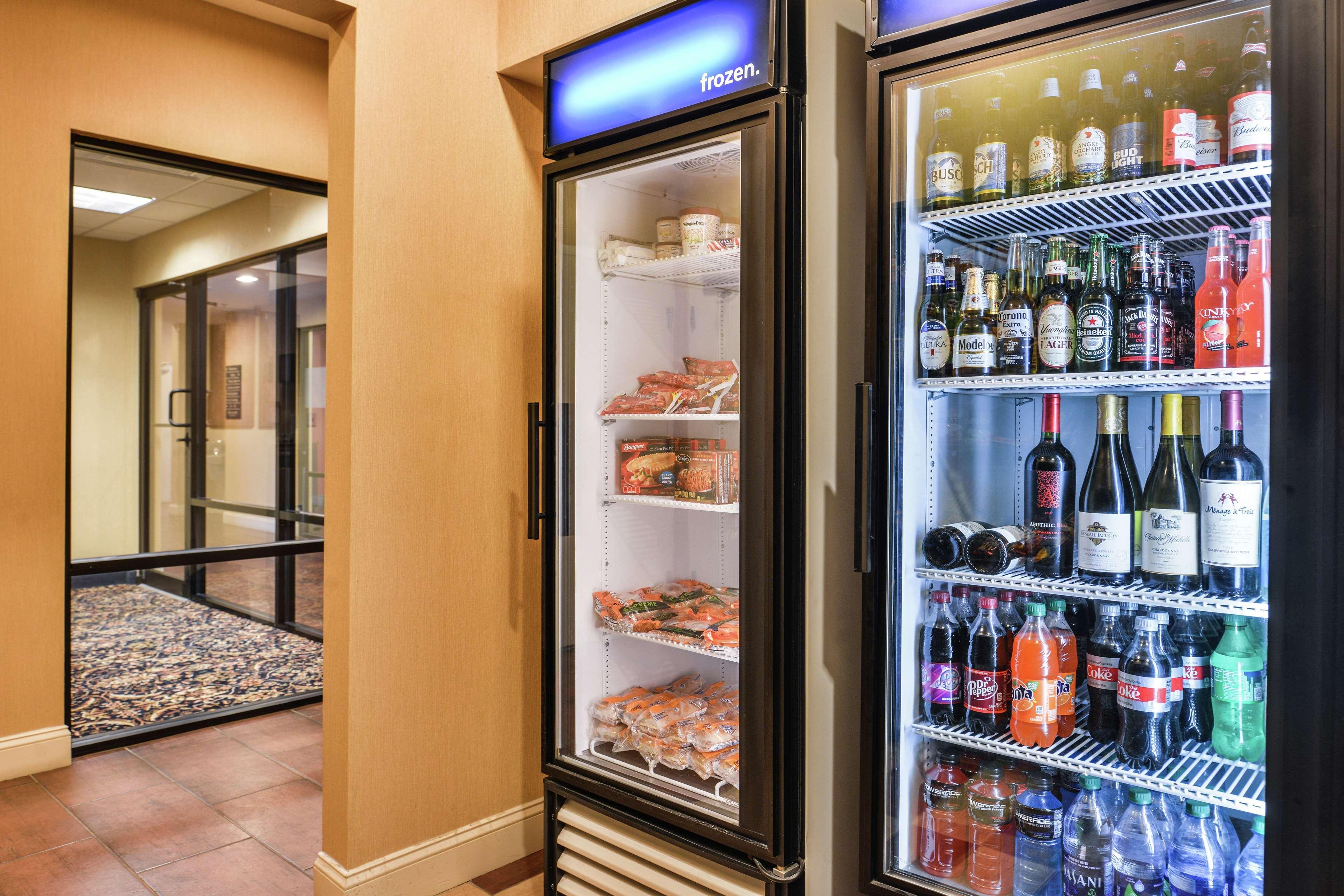 Hampton Inn Jackson-College Avenue מראה חיצוני תמונה
