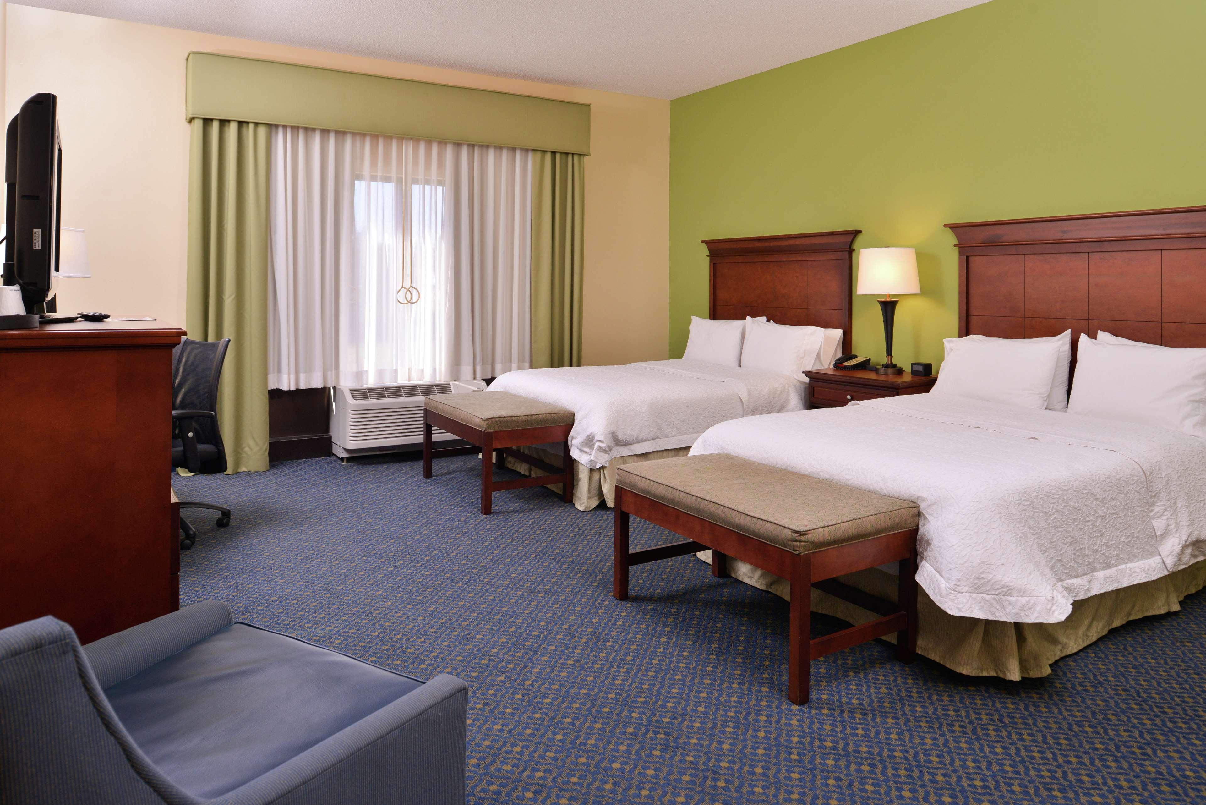 Hampton Inn Jackson-College Avenue מראה חיצוני תמונה
