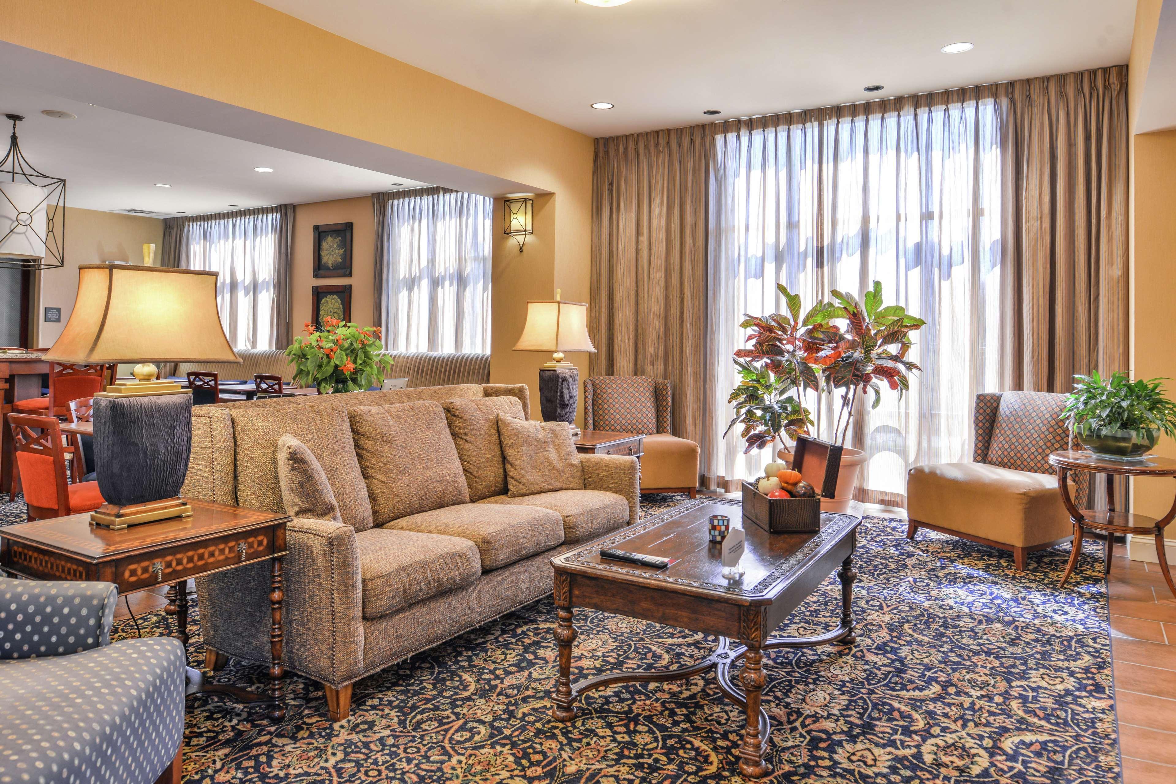 Hampton Inn Jackson-College Avenue מראה חיצוני תמונה