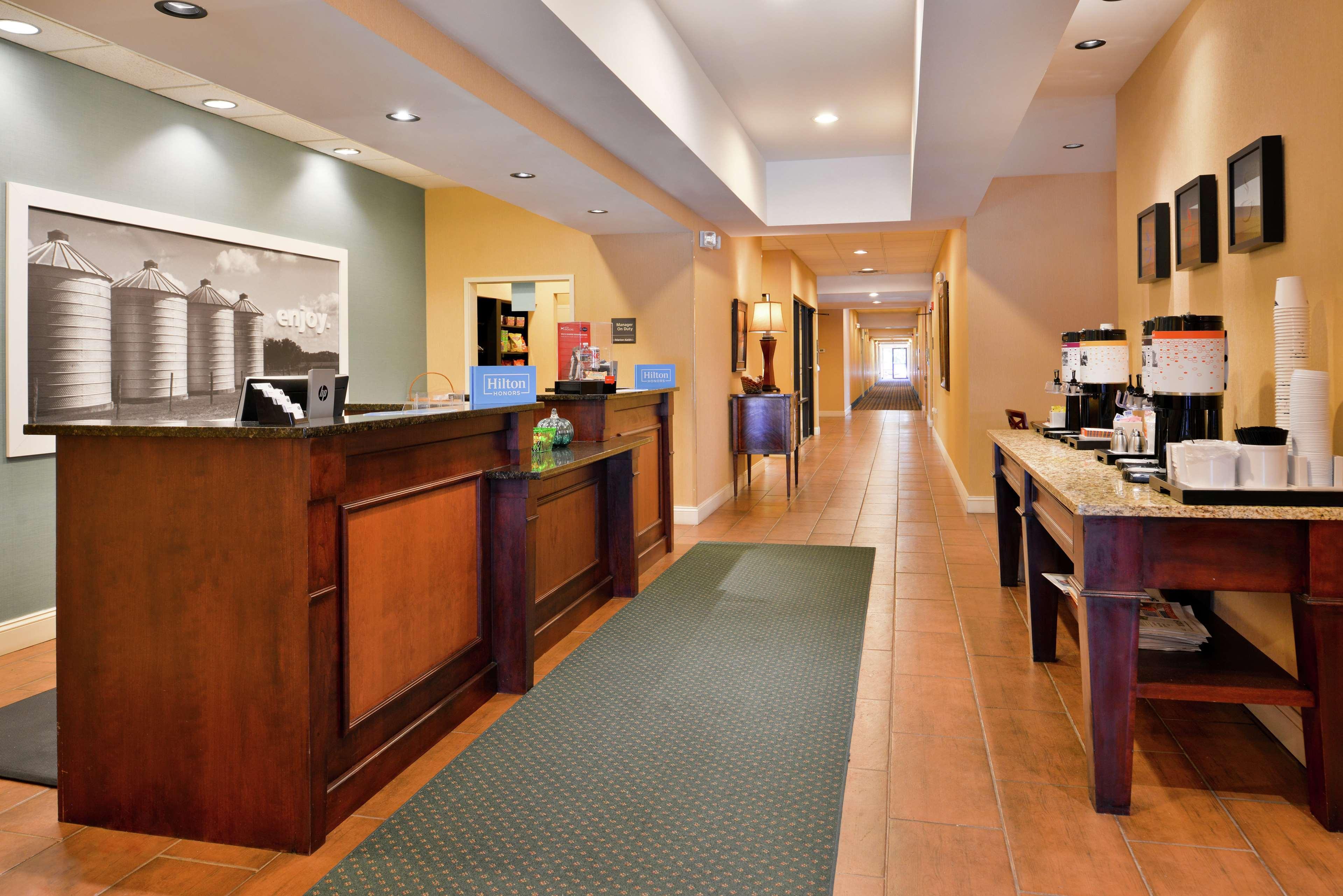 Hampton Inn Jackson-College Avenue מראה חיצוני תמונה