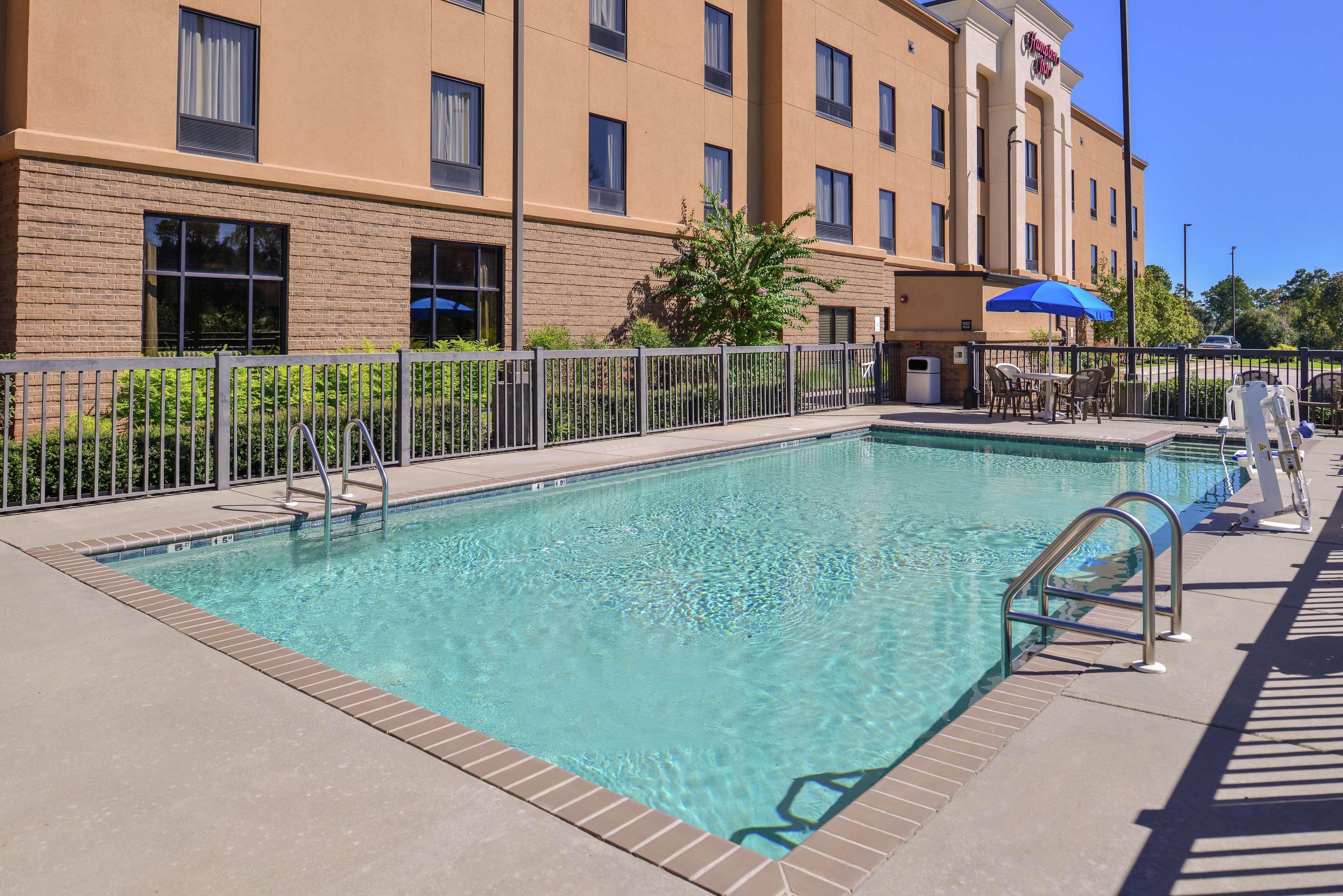 Hampton Inn Jackson-College Avenue מראה חיצוני תמונה