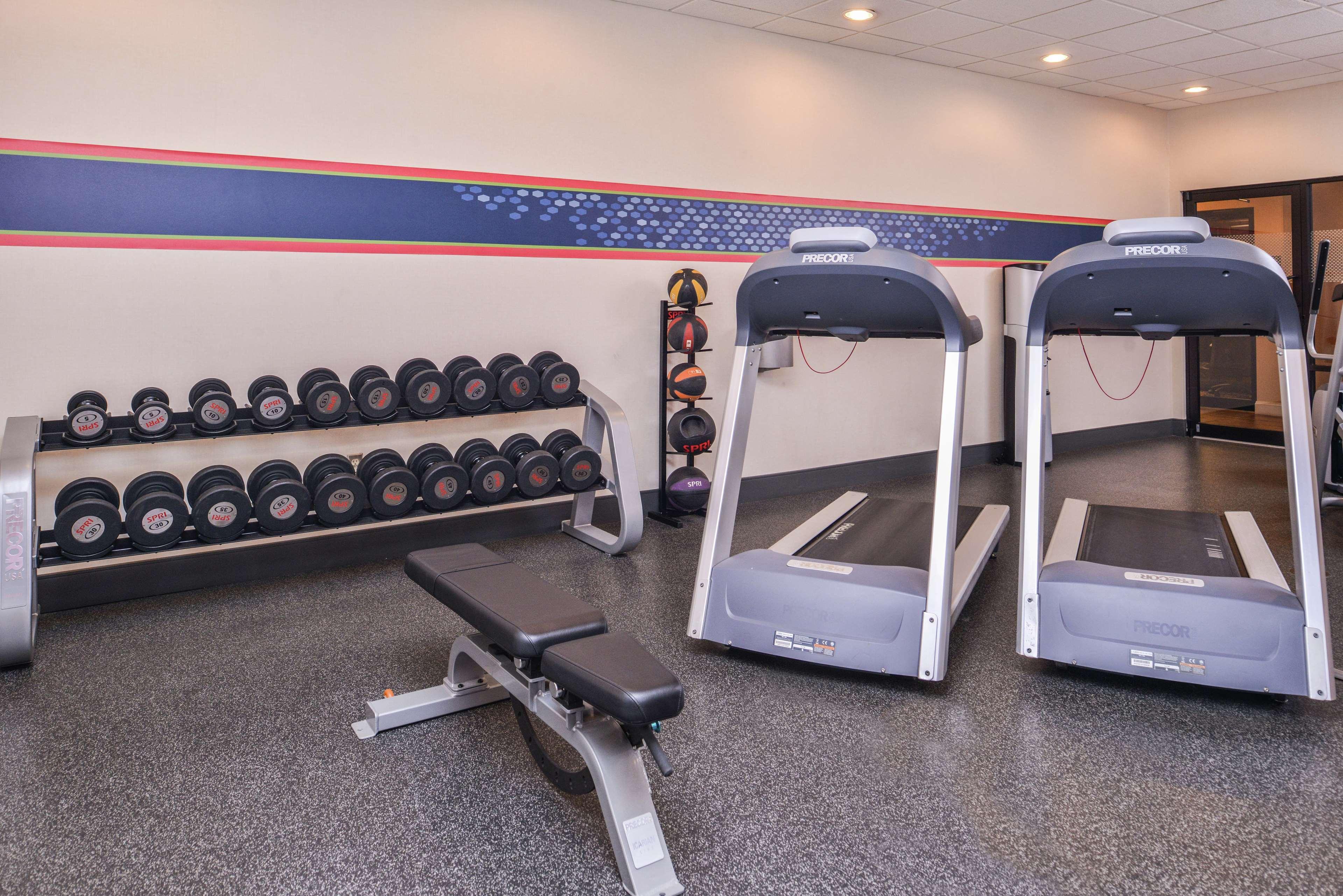 Hampton Inn Jackson-College Avenue מראה חיצוני תמונה