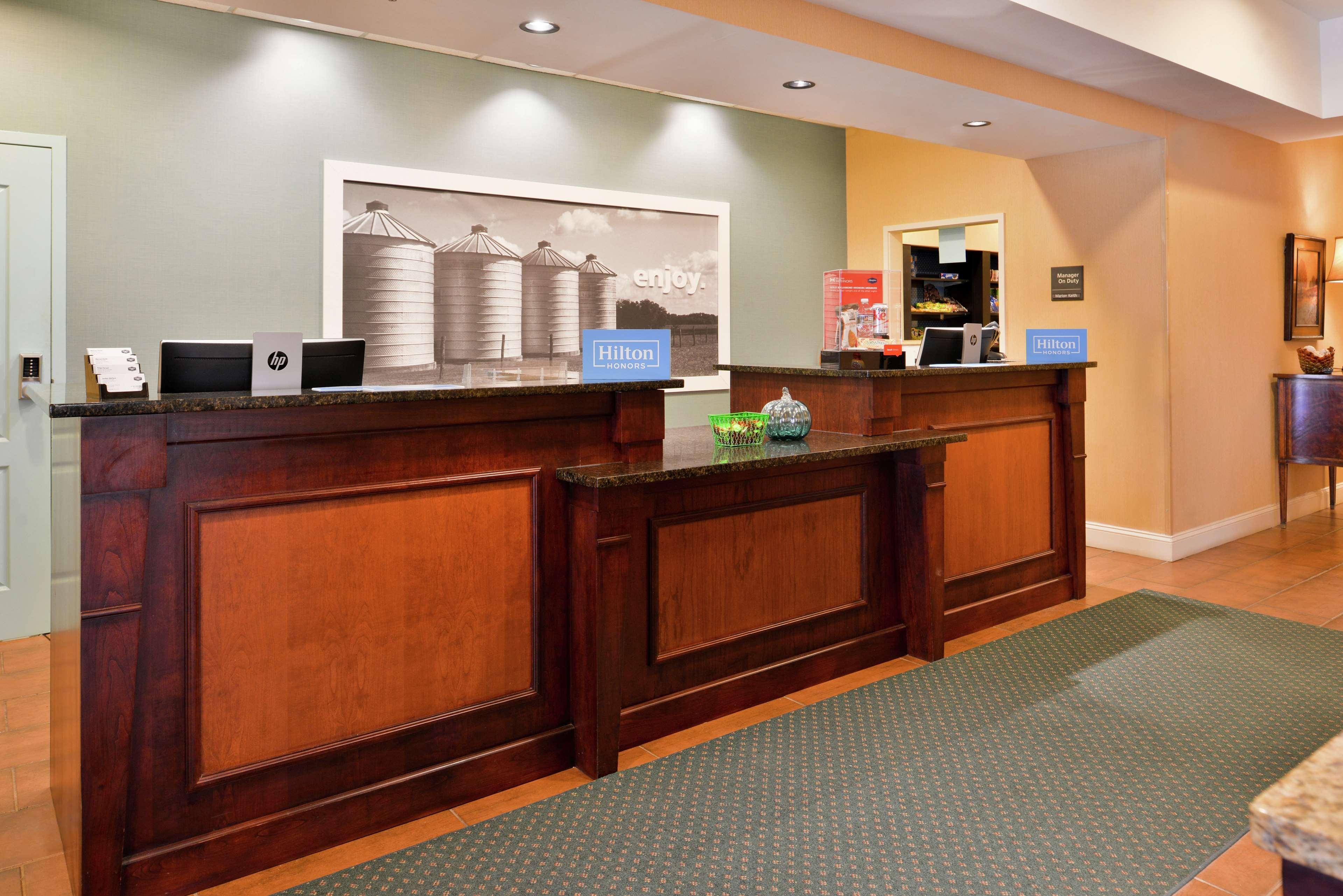 Hampton Inn Jackson-College Avenue מראה חיצוני תמונה
