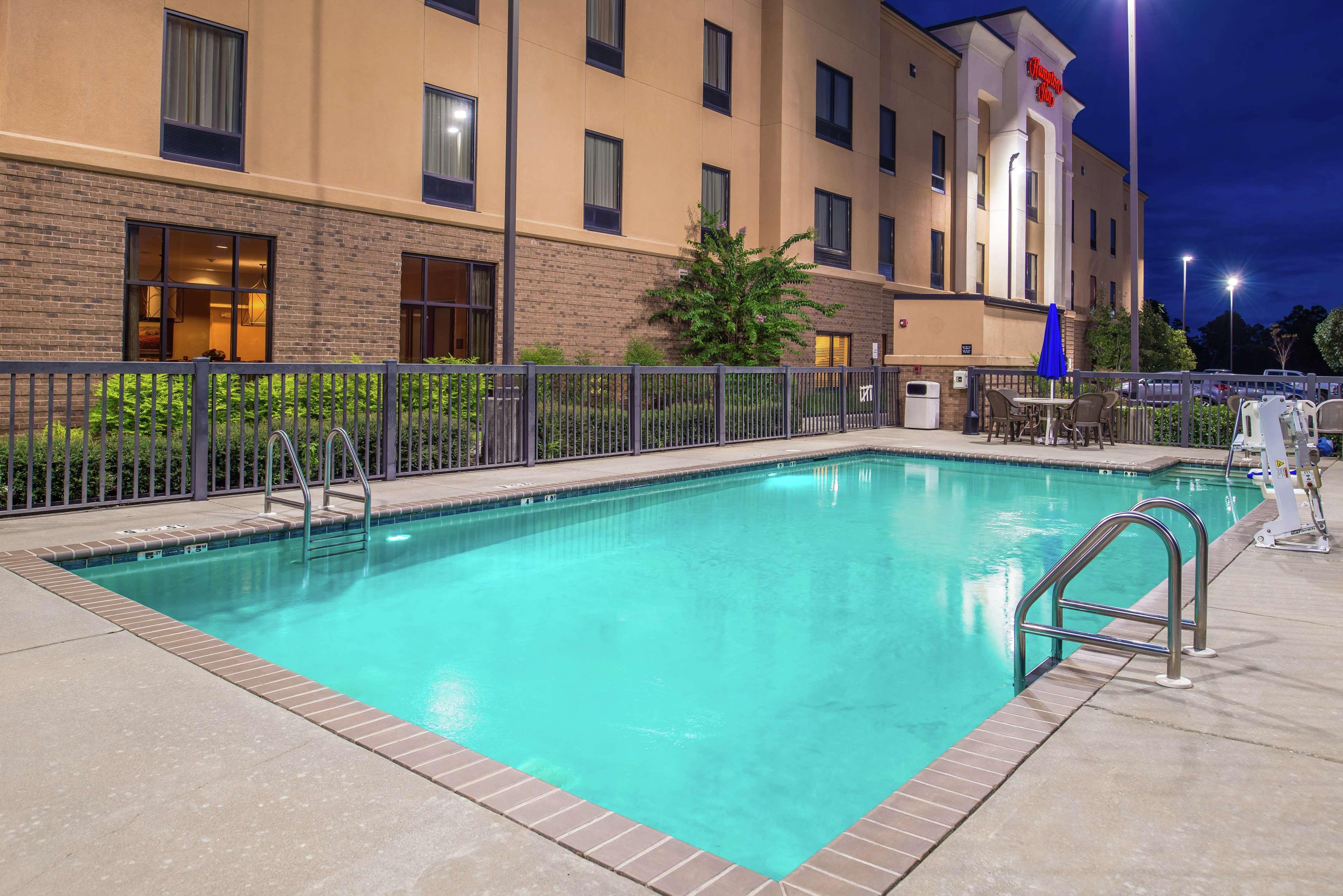 Hampton Inn Jackson-College Avenue מראה חיצוני תמונה